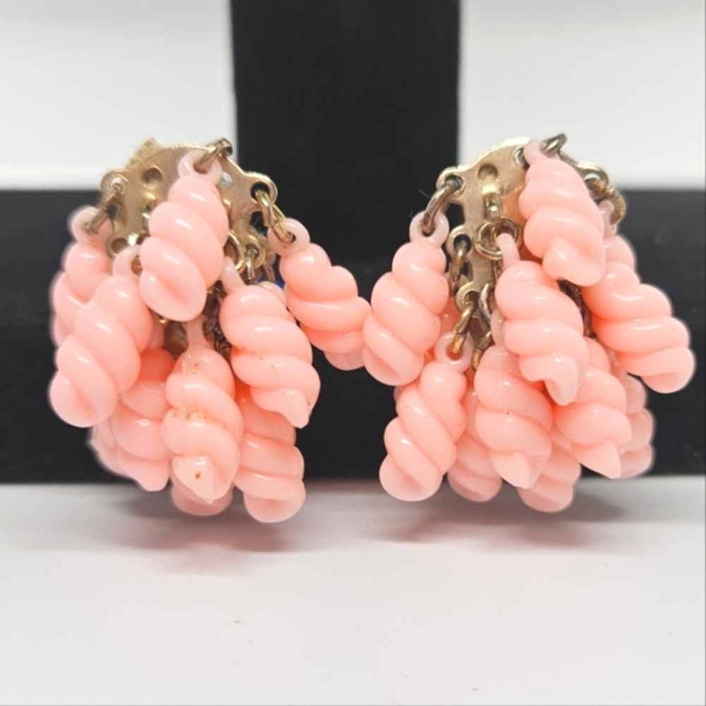 Vtg Bubblegum Pink Lucite Dangling Cluster Clip On Earrings